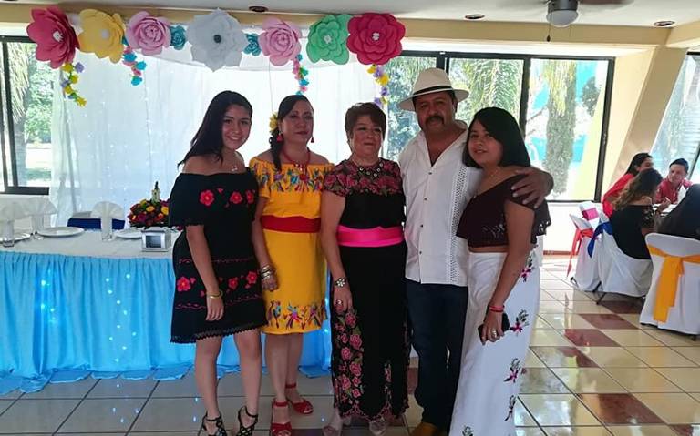 Conchita cumplió 72 años de vida club familia señora festejo instalaciones  - El Sol del Bajío | Noticias Locales, Policiacas, de México, Guanajuato y  el Mundo