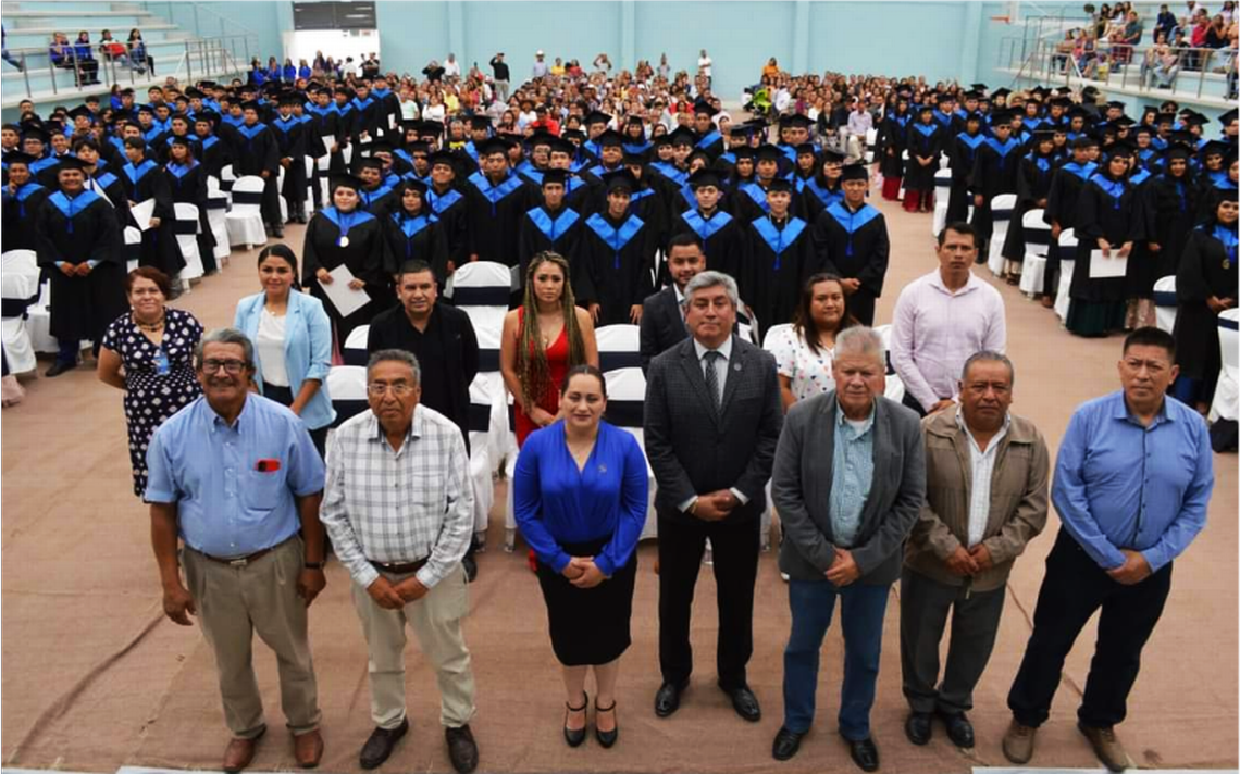 El Cecyte Villagr N Lleva A Cabo Su Ceremonia De Graduaci N Y Titulaci N El Sol Del Baj O