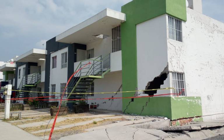 Se colapsan viviendas en el fraccionamiento El Rehilete - El Sol del Bajío  | Noticias Locales, Policiacas, de México, Guanajuato y el Mundo